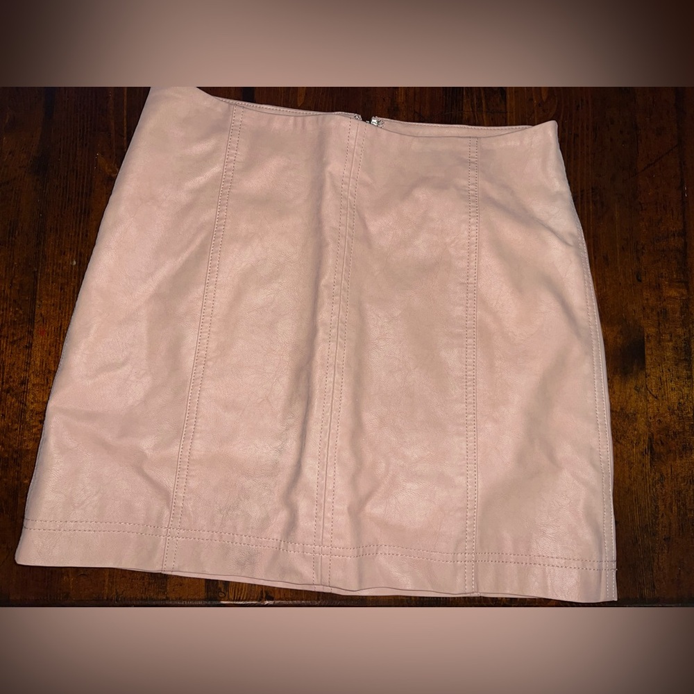 Elegant Pink Leather Skirt